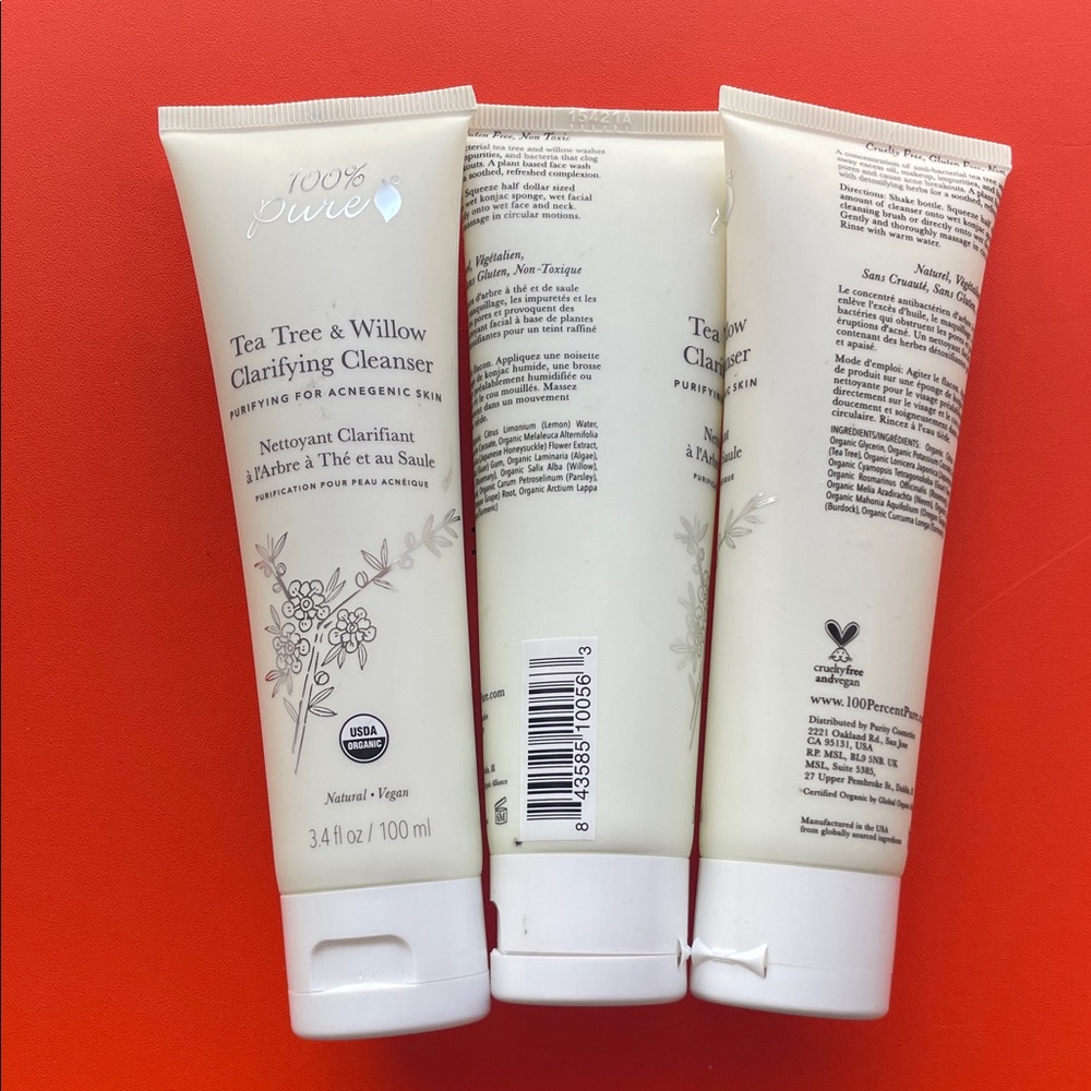 100% Pure Tea Tree & Willow Cleanser in White